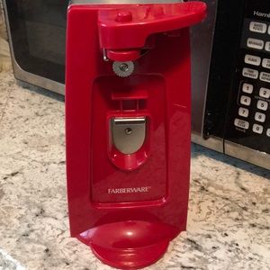 Mechanical can opener. Never used